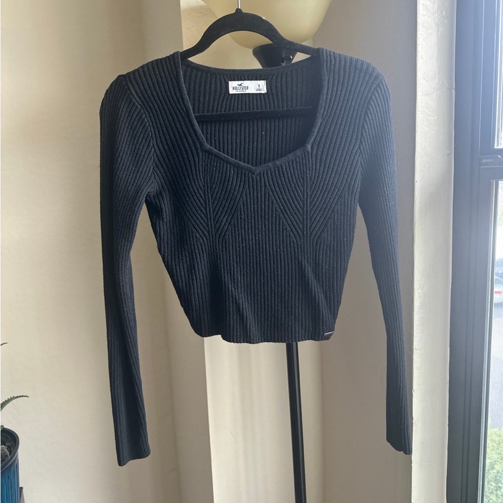 Hollister sweater cropped top